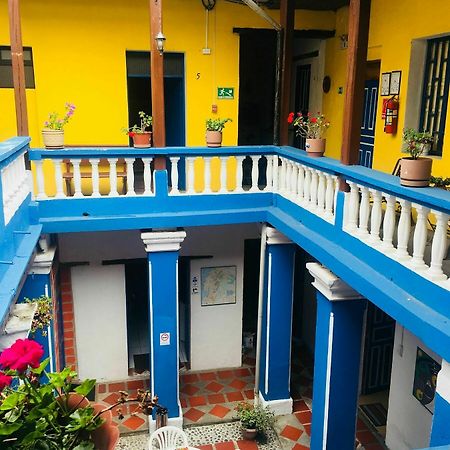 Blue Door Housing Historic Quito Otel Dış mekan fotoğraf