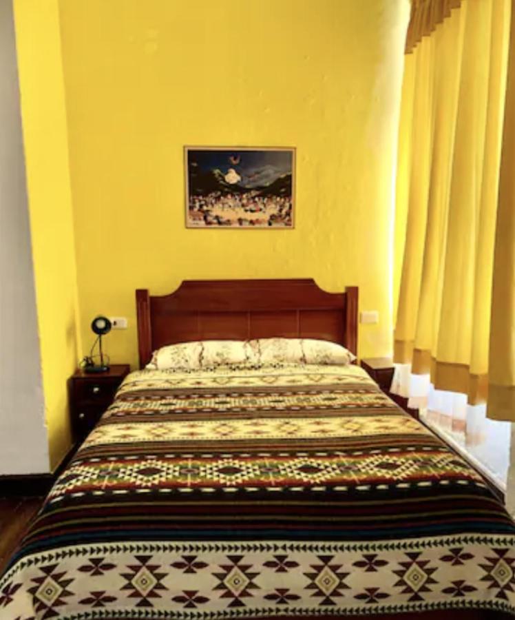 Blue Door Housing Historic Quito Otel Dış mekan fotoğraf