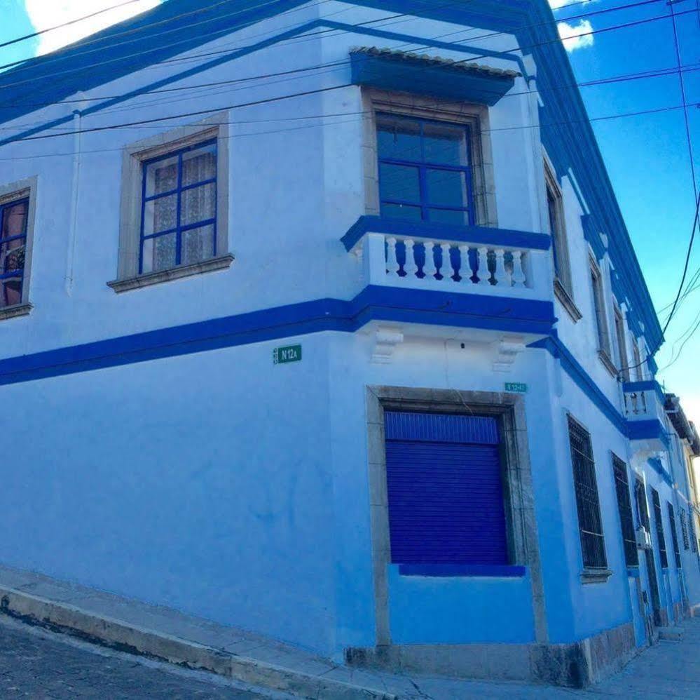 Blue Door Housing Historic Quito Otel Dış mekan fotoğraf