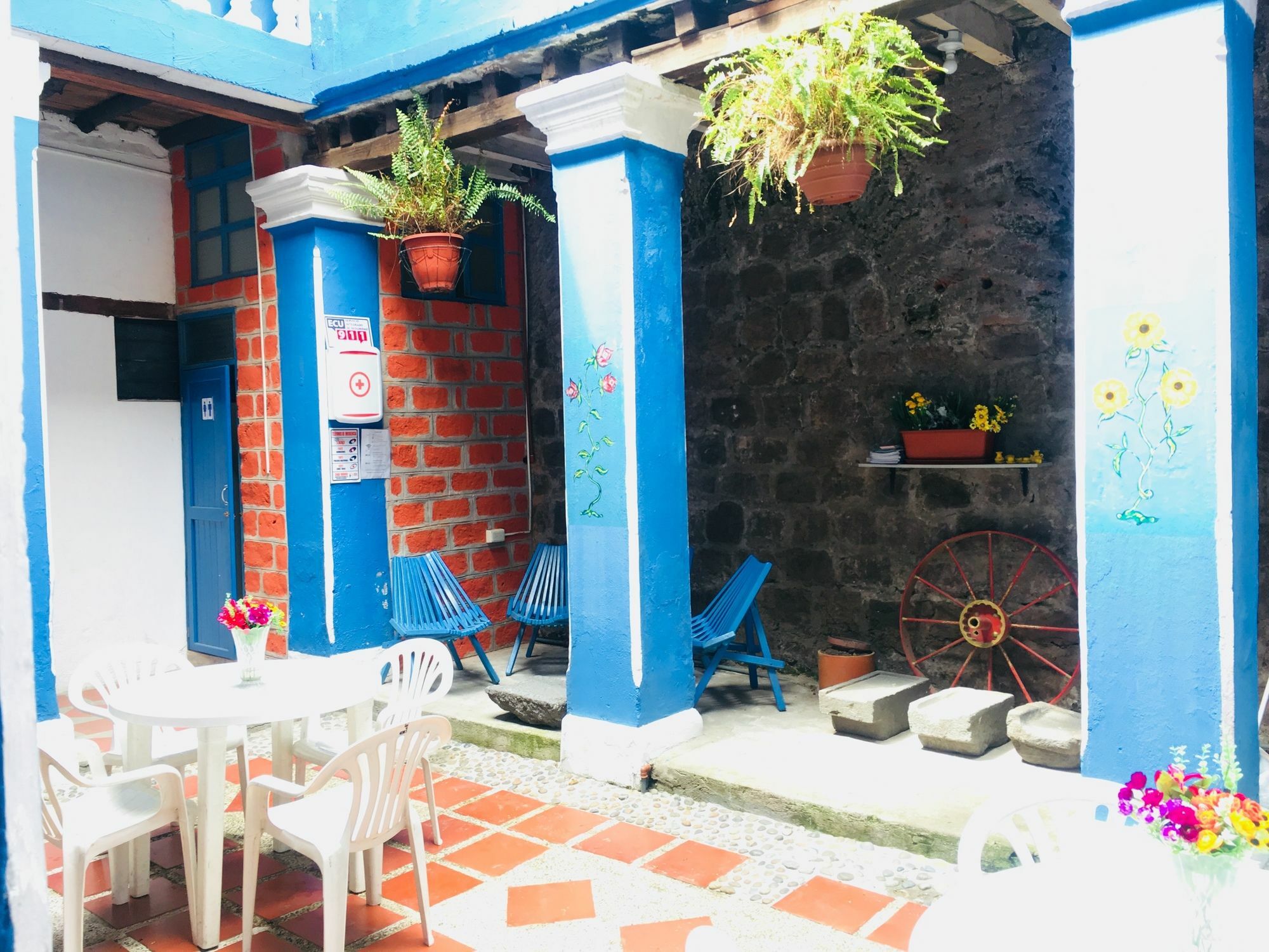 Blue Door Housing Historic Quito Otel Dış mekan fotoğraf