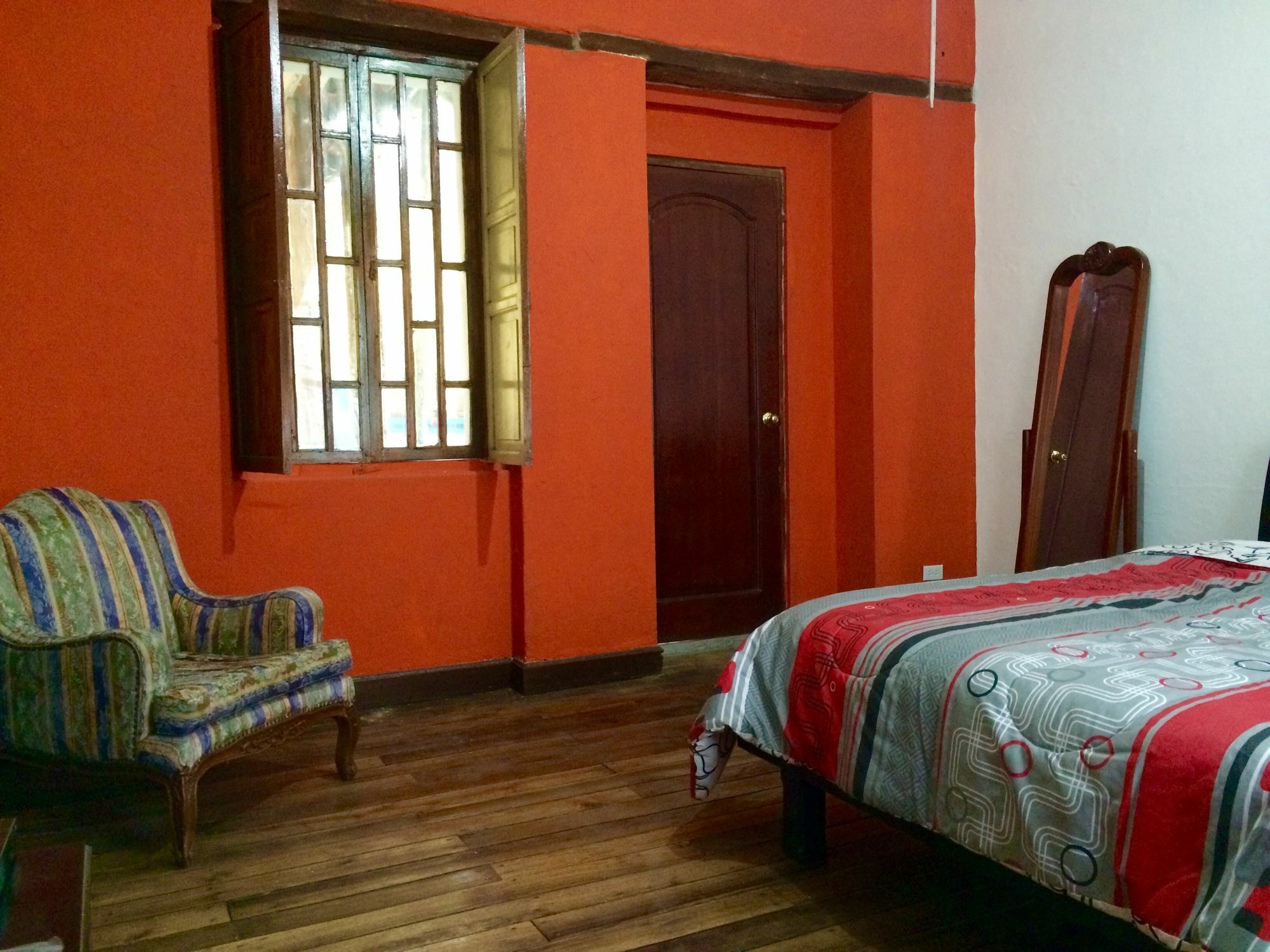 Blue Door Housing Historic Quito Otel Dış mekan fotoğraf