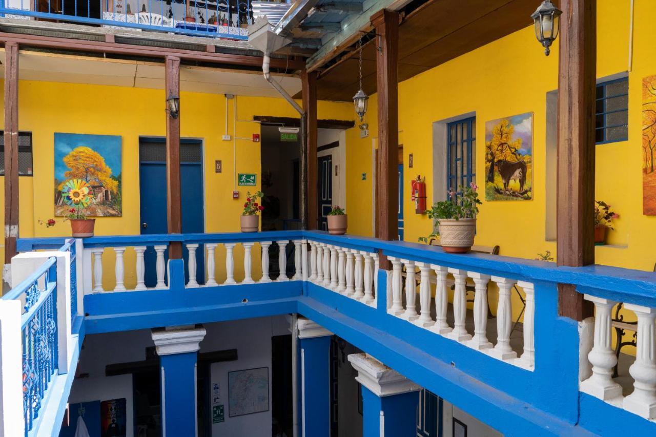 Blue Door Housing Historic Quito Otel Dış mekan fotoğraf